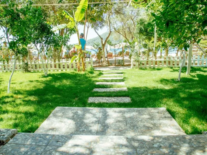 Lagoon Boutique Hotel 3