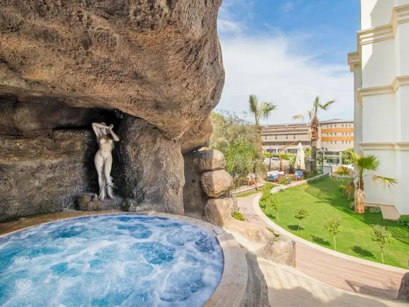 Amossia Elite Hotel 7