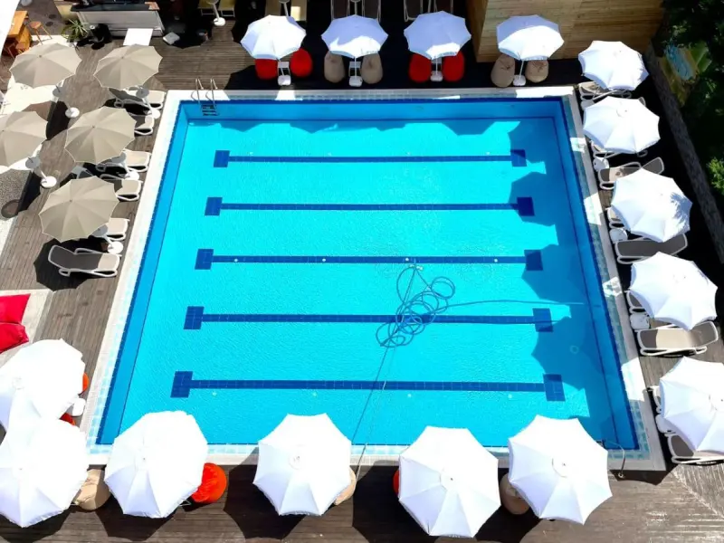AMH Hotel 8