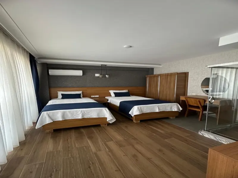 The Halcyon 28