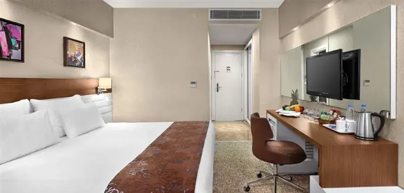 The Merlot Hotel 33