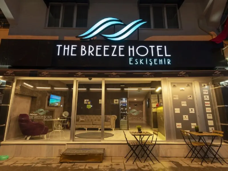 The Breeze Hotel 11