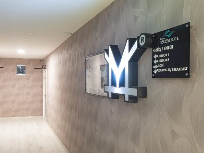 The Breeze Hotel 12