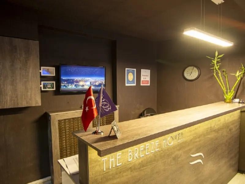 The Breeze Hotel 6