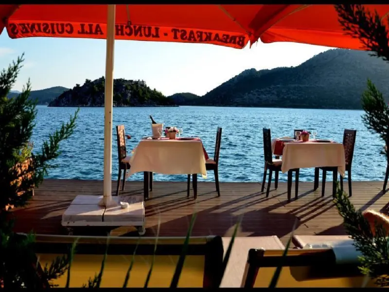 Dinç Otel Bozburun 1