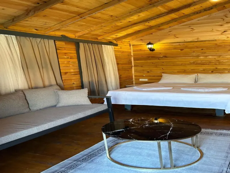 Pine Village Bungalows 3