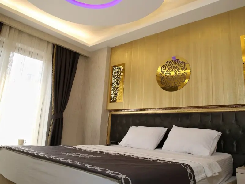 The Grand Tower Hotel 11