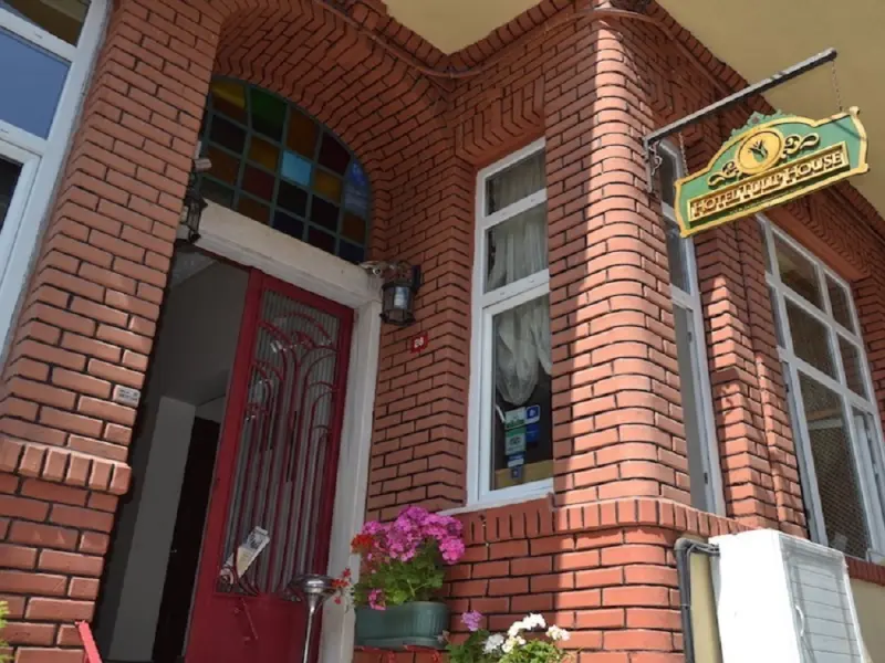 Tulip House 10