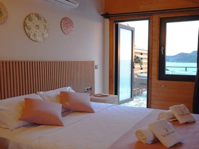 The Luxury Shelters 17