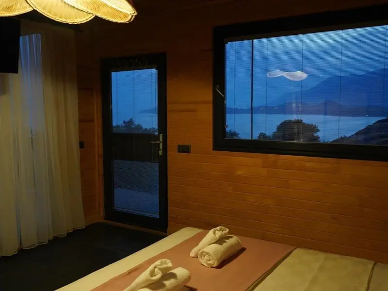 The Luxury Shelters 19