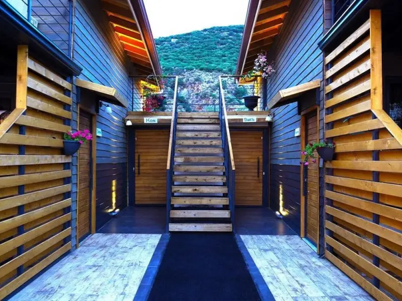 The Luxury Shelters 25