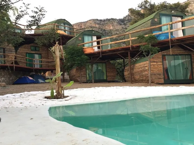 Mandala Camping 13