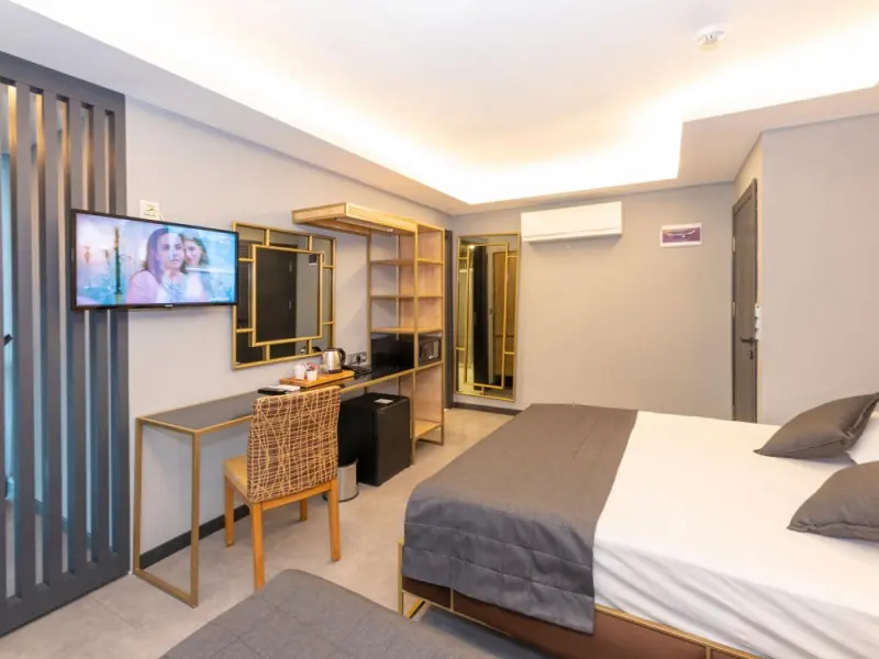 Fly And Stay Airport Hotel 13