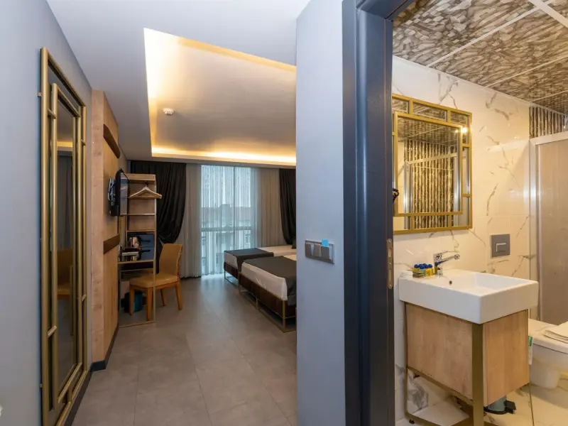 Fly And Stay Airport Hotel 15