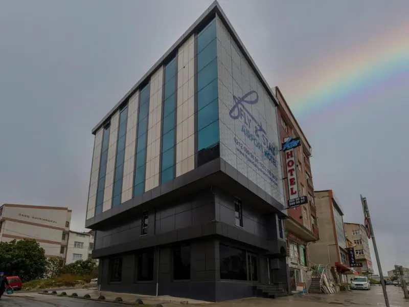 Fly And Stay Airport Hotel 9
