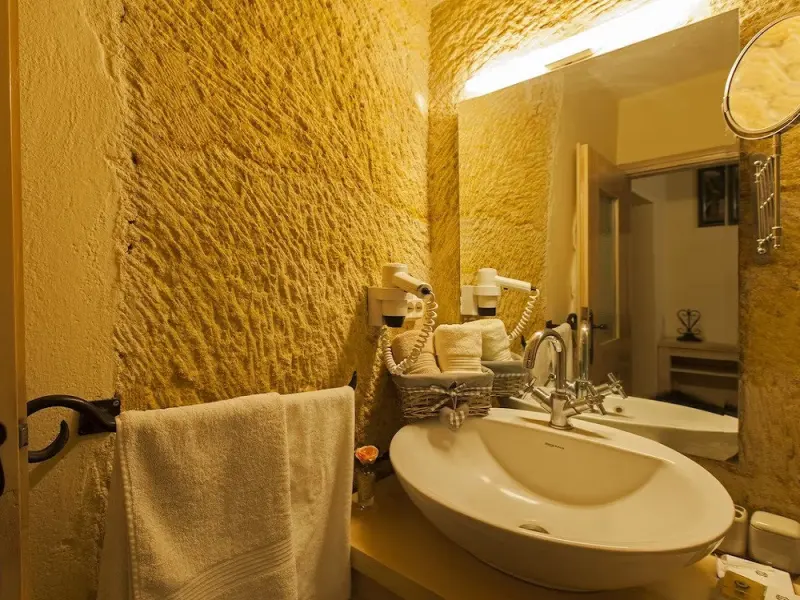4 Oda Cave House 18