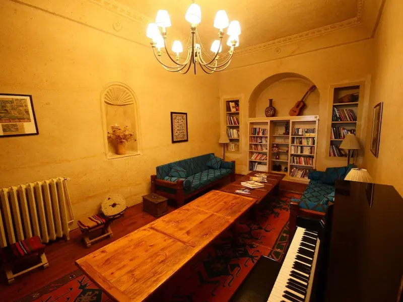 4 Oda Cave House 34