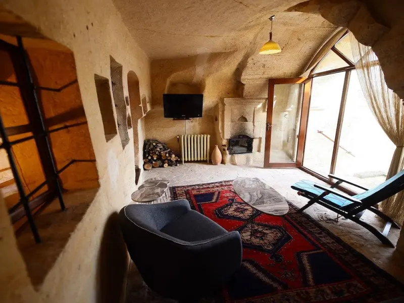4 Oda Cave House 35