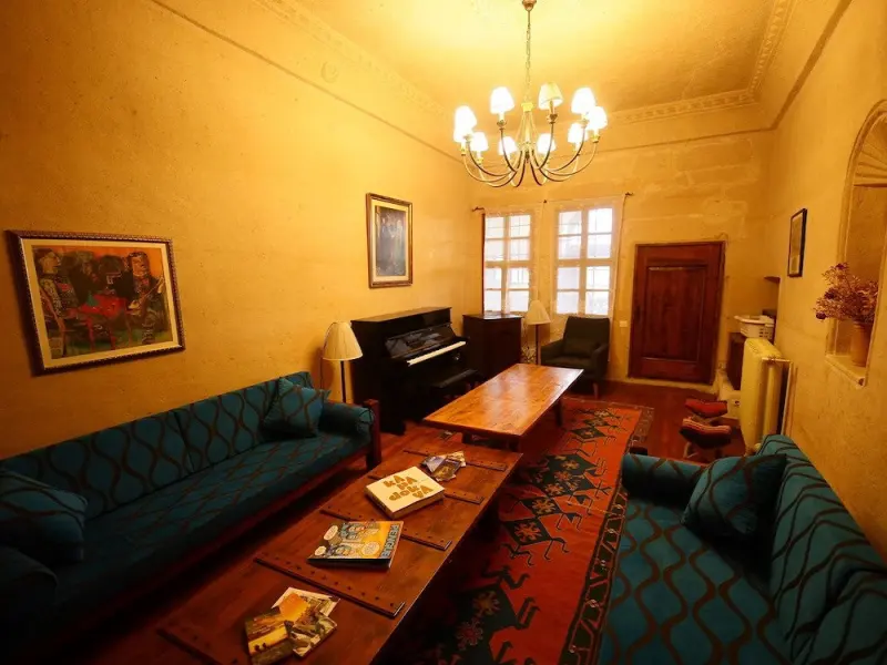 4 Oda Cave House 36