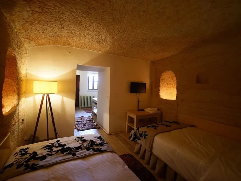 4 Oda Cave House 37