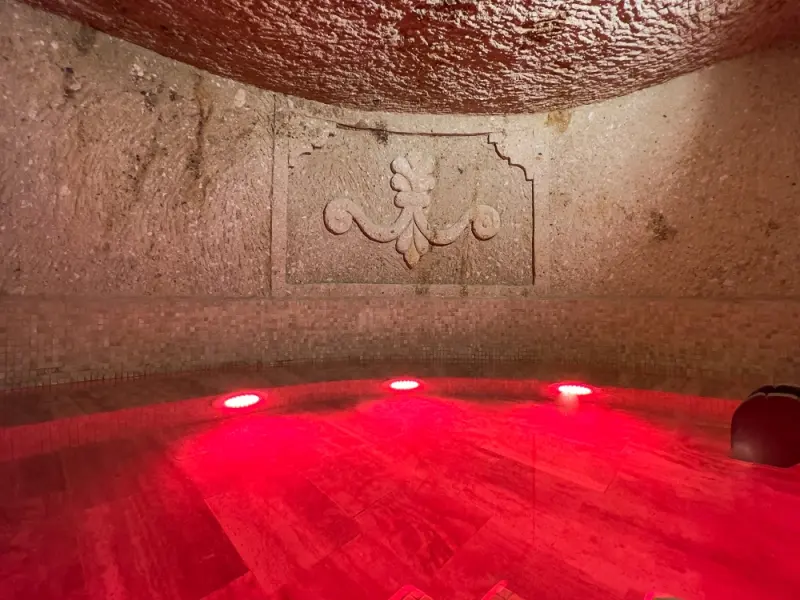Bayar Cave Suites 14
