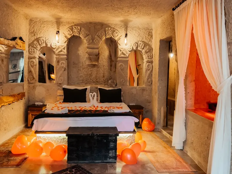 Bayar Cave Suites 15