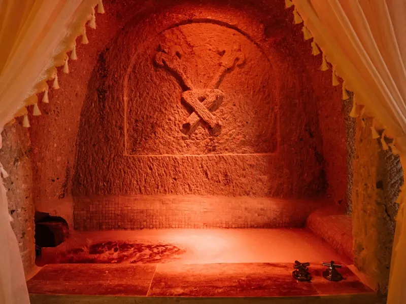 Bayar Cave Suites 16