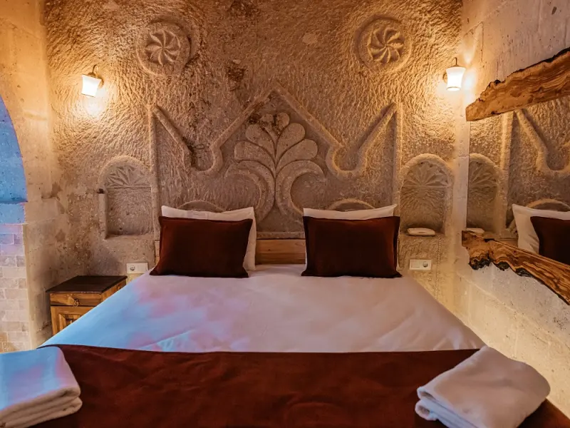 Bayar Cave Suites 19