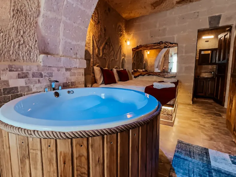 Bayar Cave Suites 21