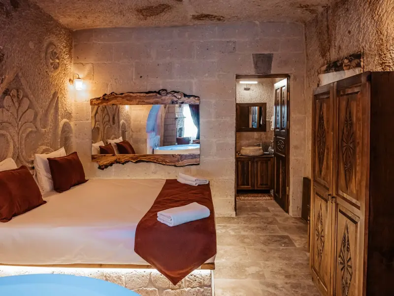 Bayar Cave Suites 22