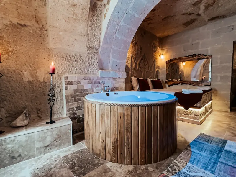 Bayar Cave Suites 23
