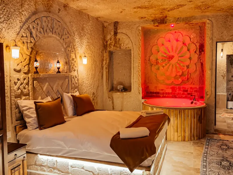 Bayar Cave Suites 28