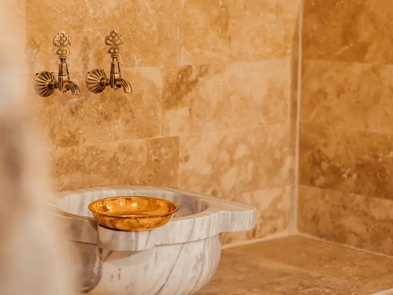 Bayar Cave Suites 29
