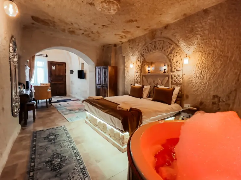 Bayar Cave Suites 30