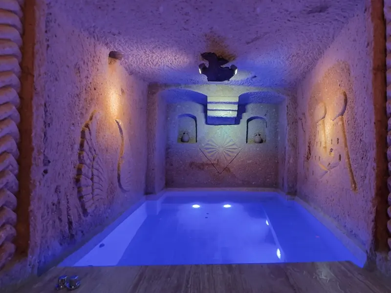 Bayar Cave Suites 3