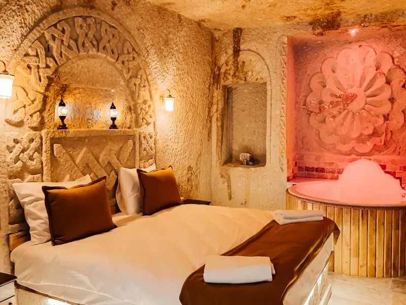 Bayar Cave Suites 35