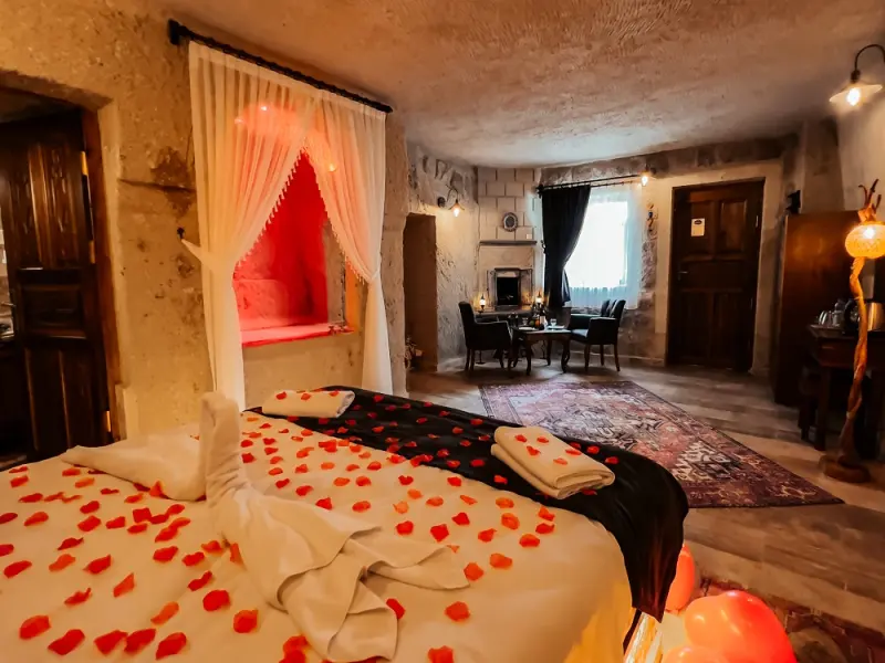 Bayar Cave Suites 10