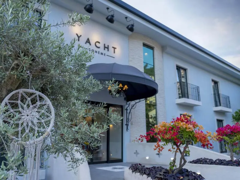 Yacht Boheme Hotel 1