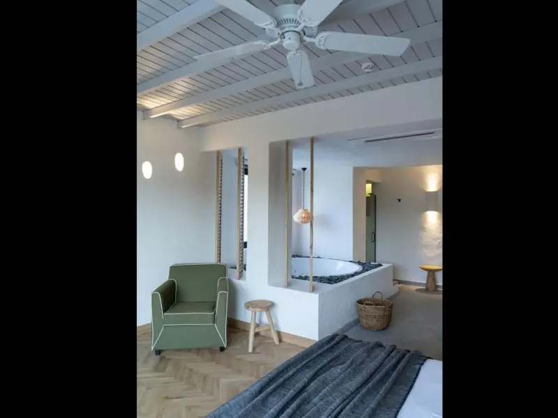 Yacht Boheme Hotel 19