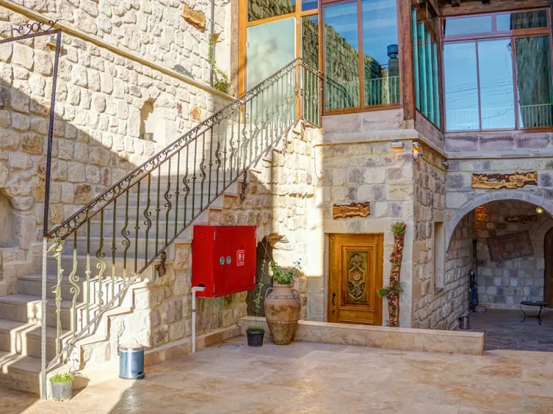 Calypso Cave Suites 4