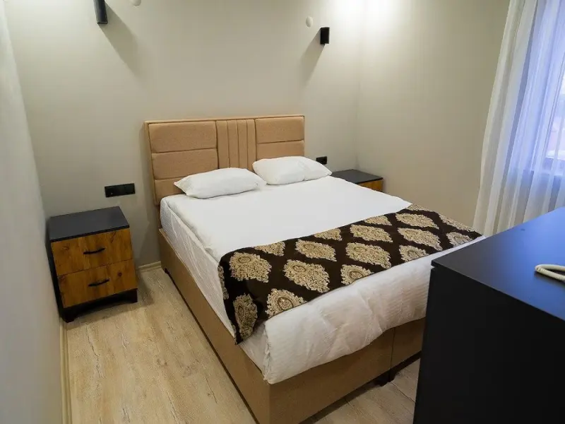 Whitestone Otel 9