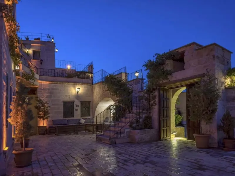 Sinasos Palace Cave Hotel 1