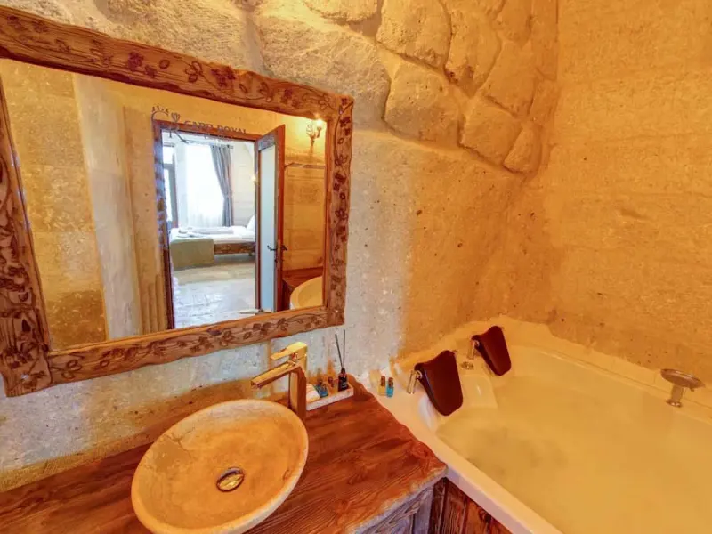 Capp Royal Cave Hotel 19
