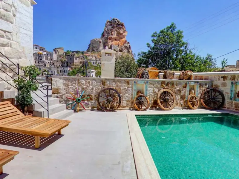 Capp Royal Cave Hotel 2