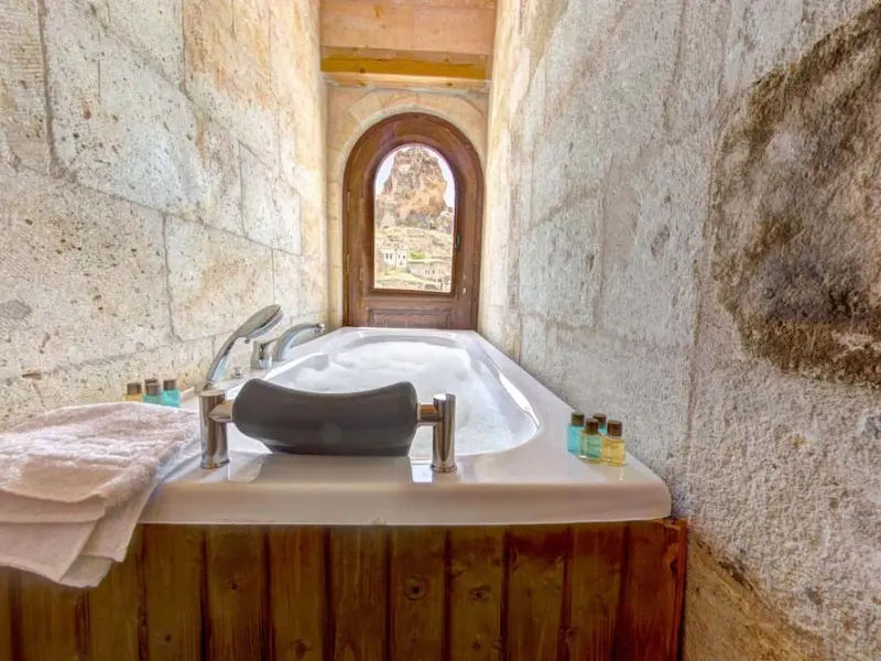 Capp Royal Cave Hotel 5