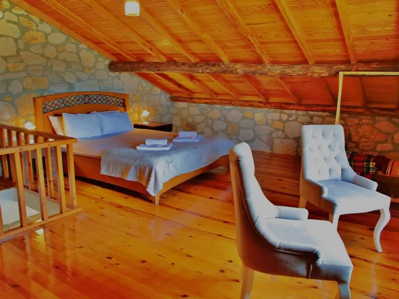 The Mira House 21