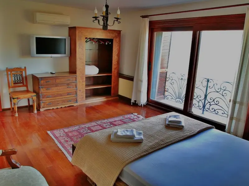 The Mira House 23