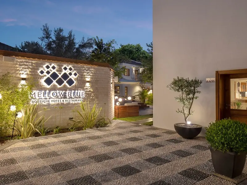Mellow Blue Hotel 7