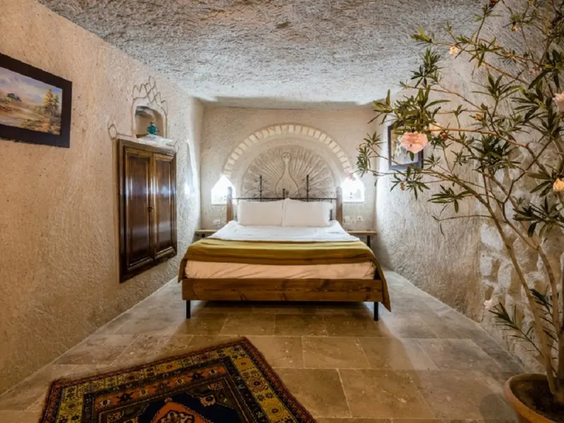 Elite Cave Suites 13