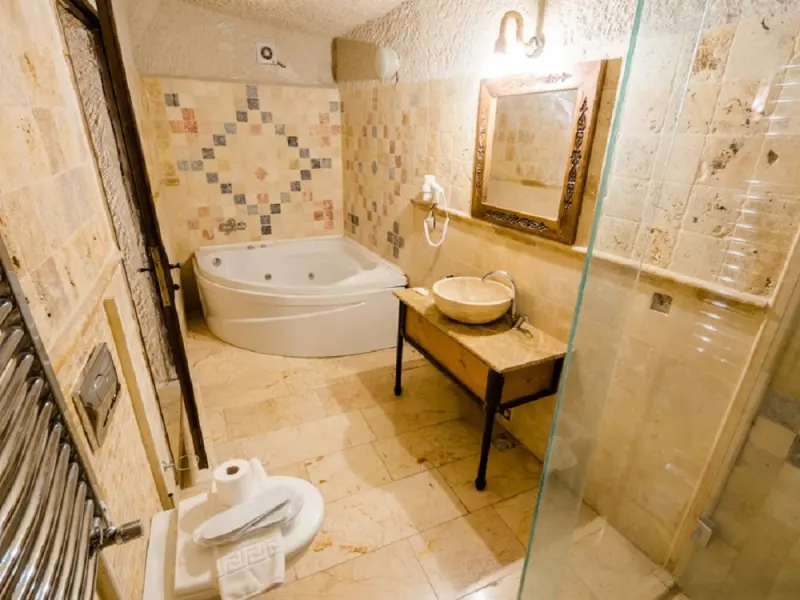Elite Cave Suites 18